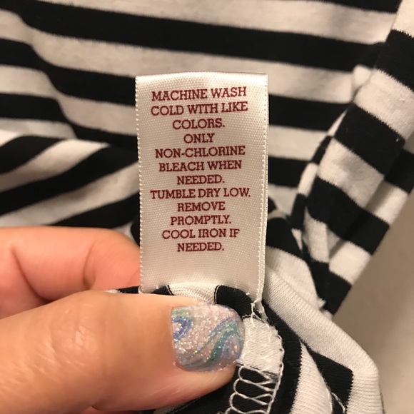 SO Striped Perfect V-Neck Short Sleeve - Picture 6 of 6